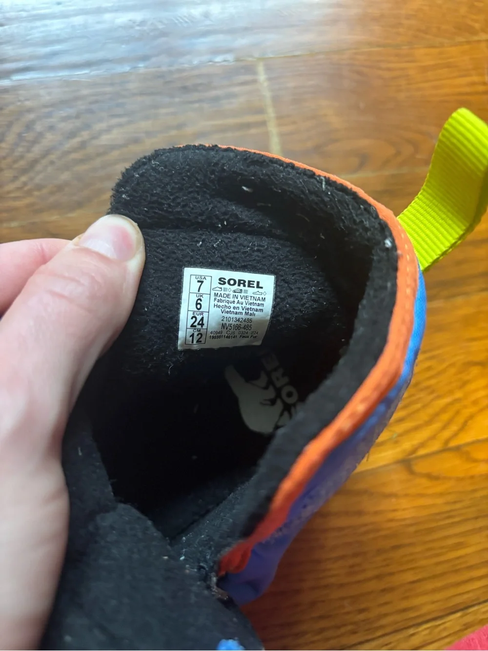 Like New! Sorel Childrens Whitney Winter Snow Boot in Blue. Size 7.